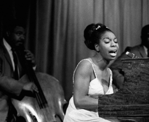 ジャズだけじゃない。多才なシンガー、ニーナ・シモン（Nina Simone）のレコード買取の人気作品を紹介